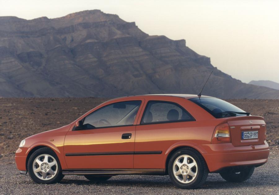  Opel Astra 3-Door (G) 1998 года  (фото 8 из 36)